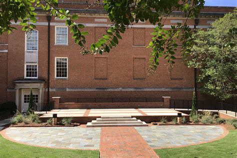 Samford Dedicates Beautiful Hazel P. Boren Courtyard and Gardens